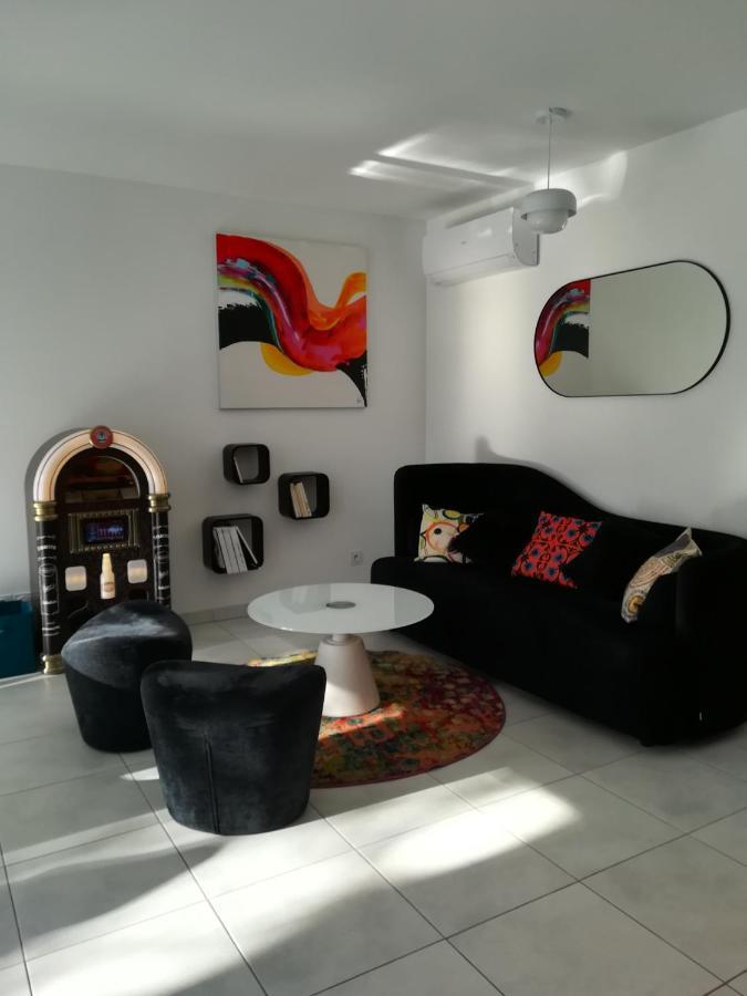 Bel Appartement Avec Terrasse - Plage De Carro A Pied Мартиг Экстерьер фото