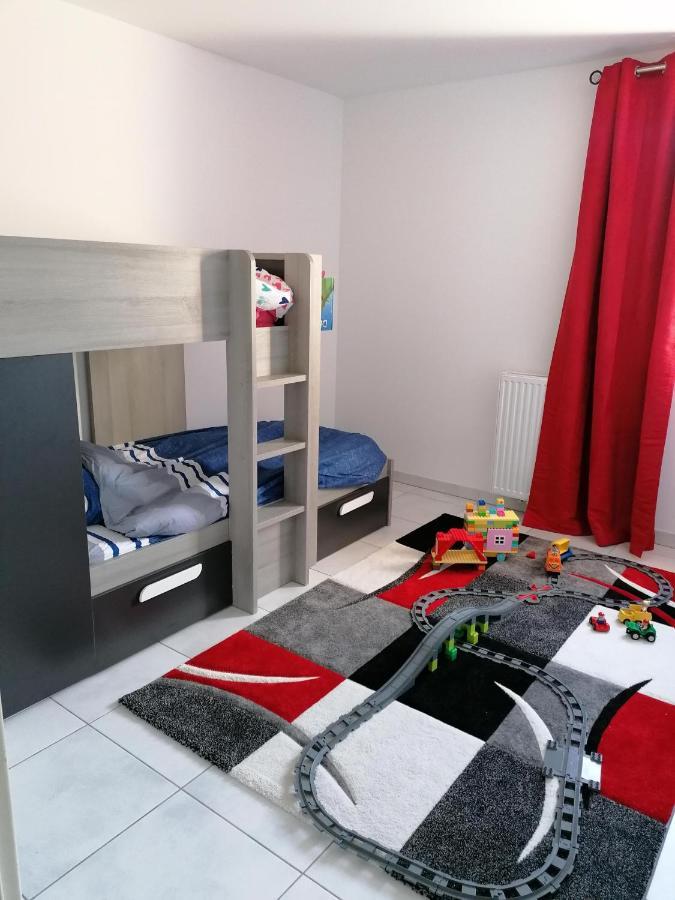 Bel Appartement Avec Terrasse - Plage De Carro A Pied Мартиг Экстерьер фото