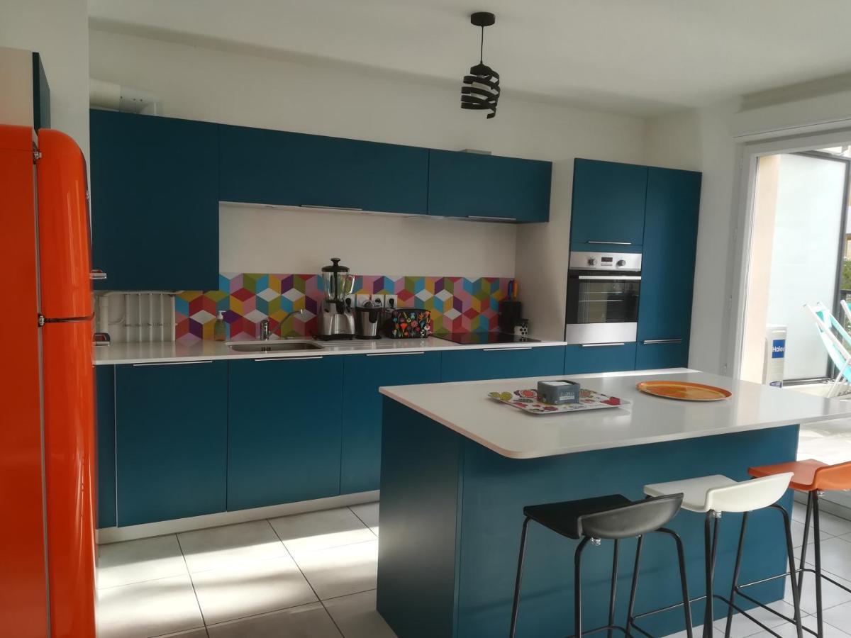 Bel Appartement Avec Terrasse - Plage De Carro A Pied Мартиг Экстерьер фото