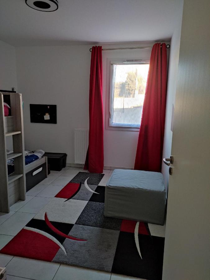 Bel Appartement Avec Terrasse - Plage De Carro A Pied Мартиг Экстерьер фото
